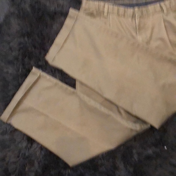 DOCKERS OLIVE GREEN KHAKIS - Picture 2 of 4